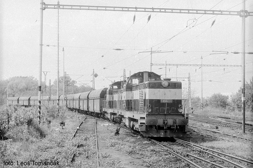 B1 03 735.271 (735.271) + 735.064 (T 466.0064) vlečka EHO Hodonín 12.05.1992